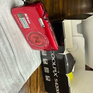 Nikon Coolpix S4200